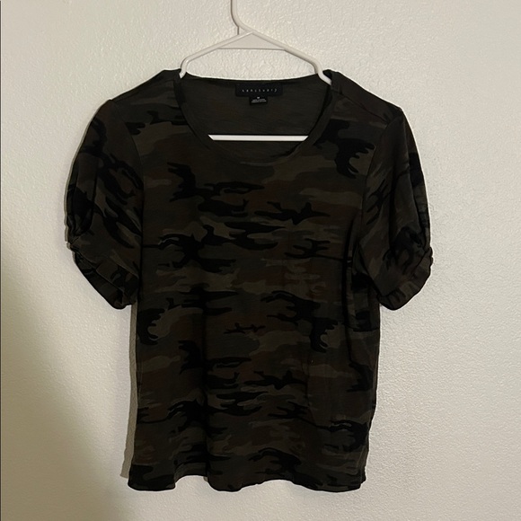 SANCTUARY Camouflage Short Sleeve Top - Picture 5 of 7